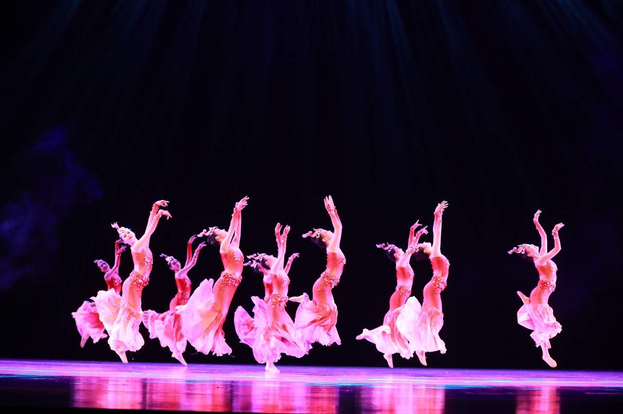 发展小型旅游演艺 培育新消费新场景