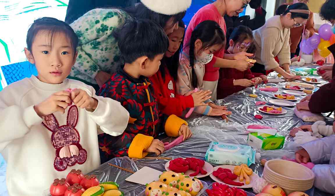 为非遗传承注入青春力量