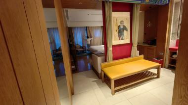 借“China Hotel” 讲好中国故事